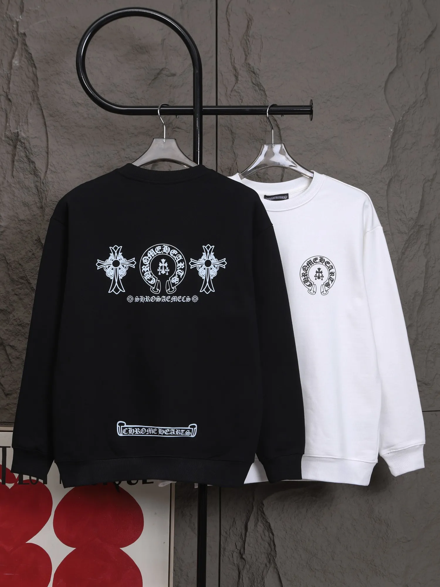 🅿️270 High quality 2025 new B27 Crow Heart Sanskrit cross horseshoe print round neck long-sleeved fashionable sweatshirt for men and women. The fabric is made of 450g pure cotton terry, which is rich in texture, soft and not collapsed, drapes smoothly and is not easy to wrinkle. Neat sewing, beautiful and fashionable, not easy to deform, comfortable and durable. The threads of the ingredients are made of 100% cotton, custom-woven and dyed, with zero color difference!